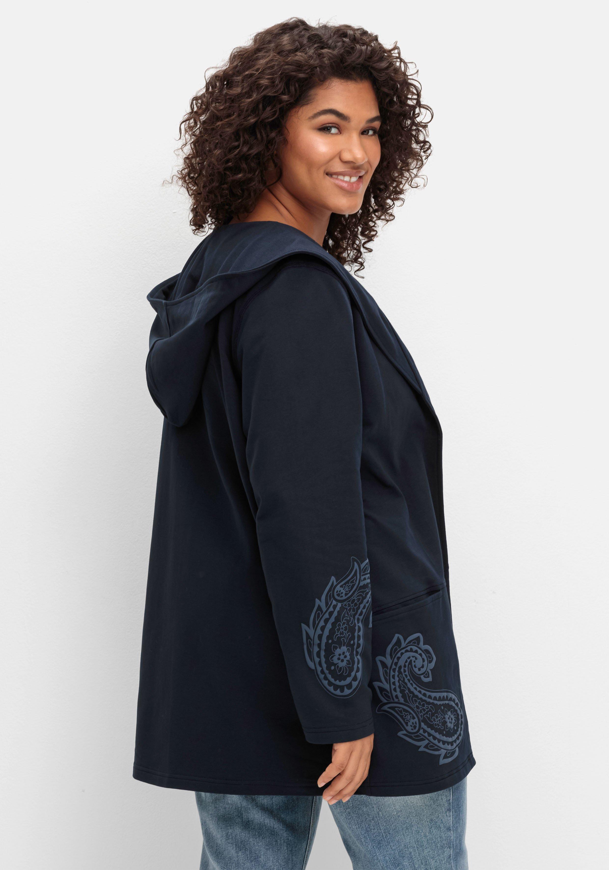 Leichte Kapuzensweatjacke mit Paisleydruck