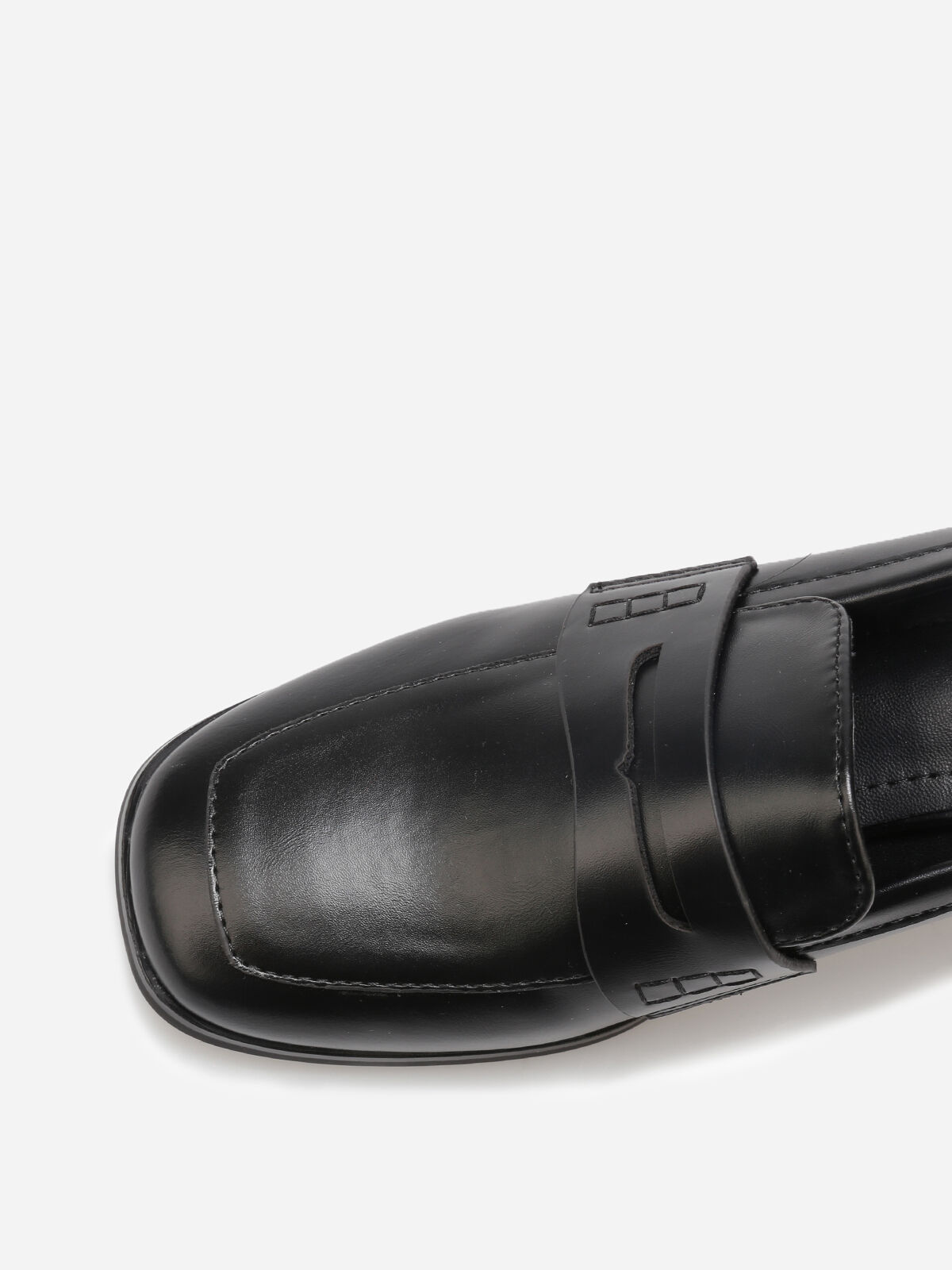 Mocassins à talon et surpiqûres- Noir