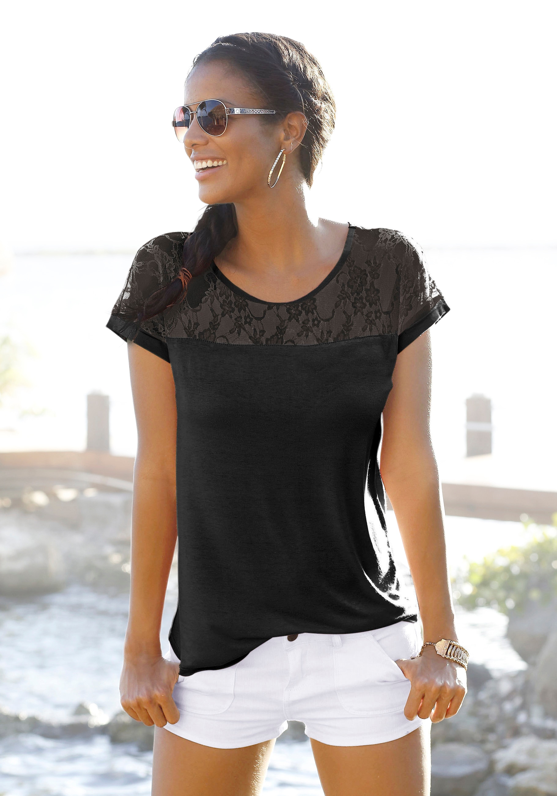 LASCANA Strandshirt , mit Spitzeneinsatz, T-Shirt, Kurzarmshirt, feminin-modisch