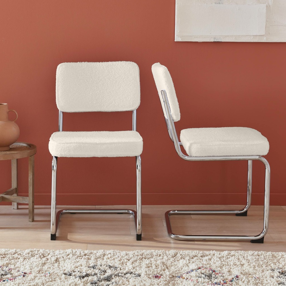 2 chaises cantilever - maja - à bouclettes couleur crème . 46 x 54.5 x 84.5cm