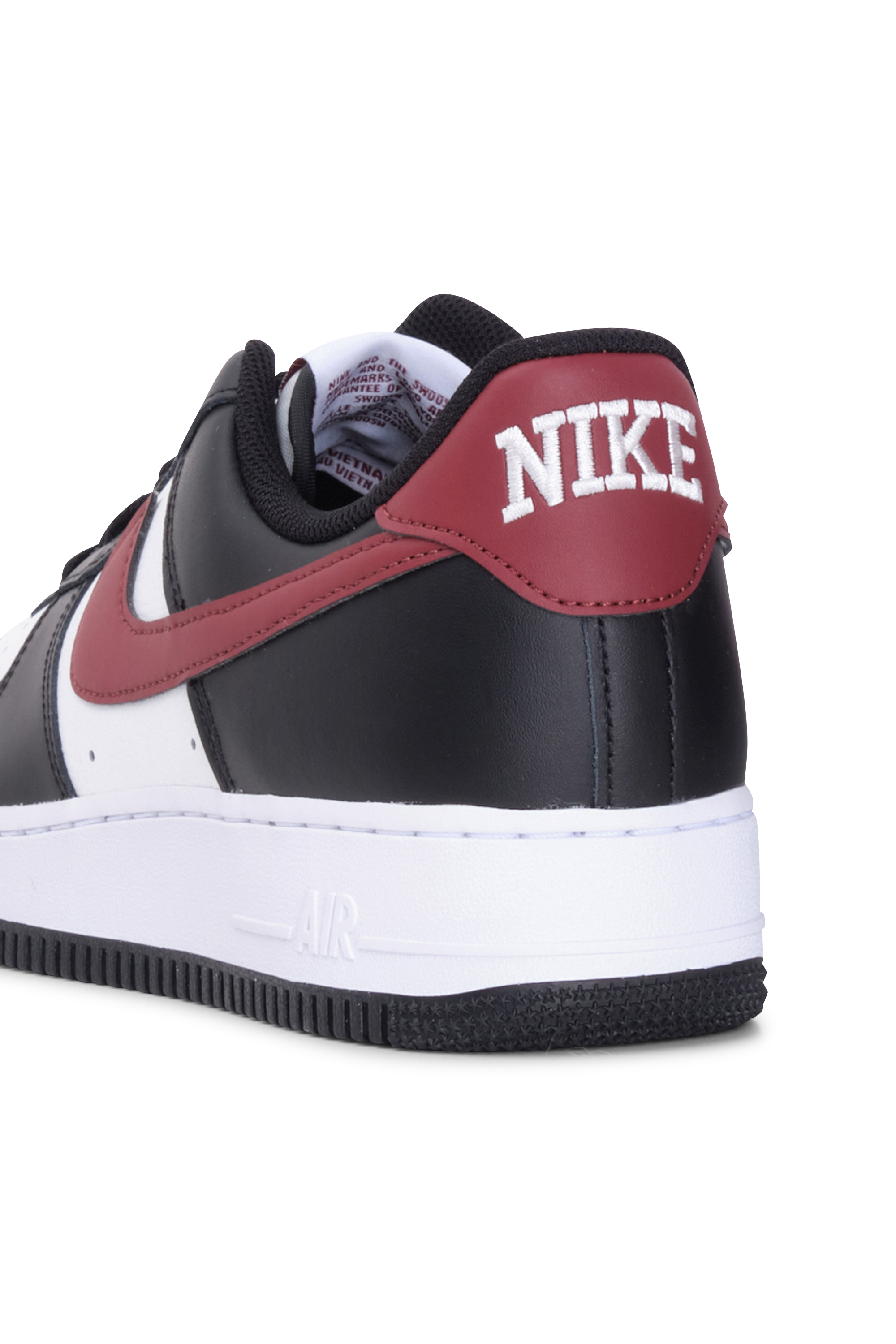NIKE Baskets NIKE AIR FORCE 1 '07 Noir