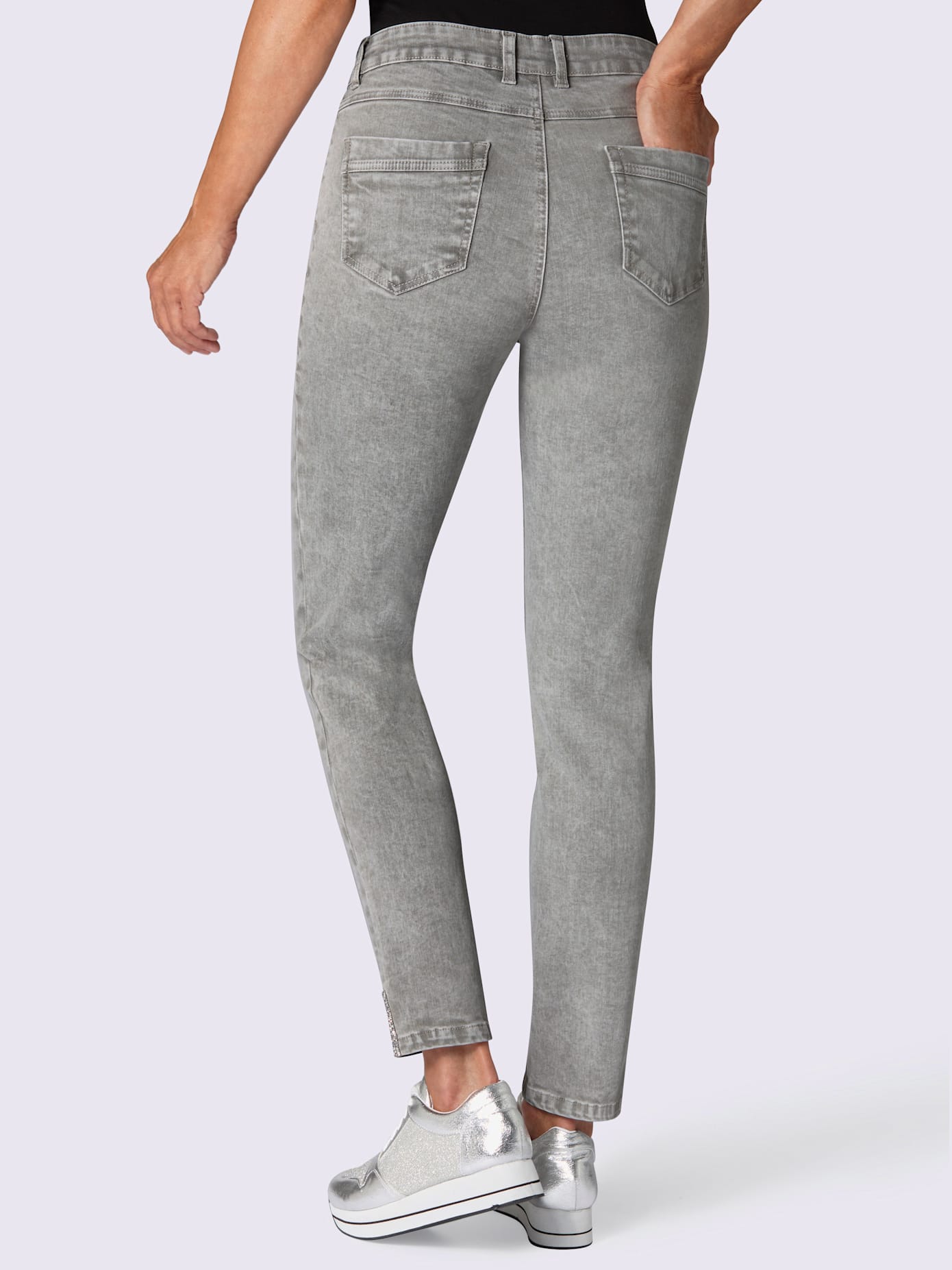 Jean femme chic tendance petits ornements cheville
