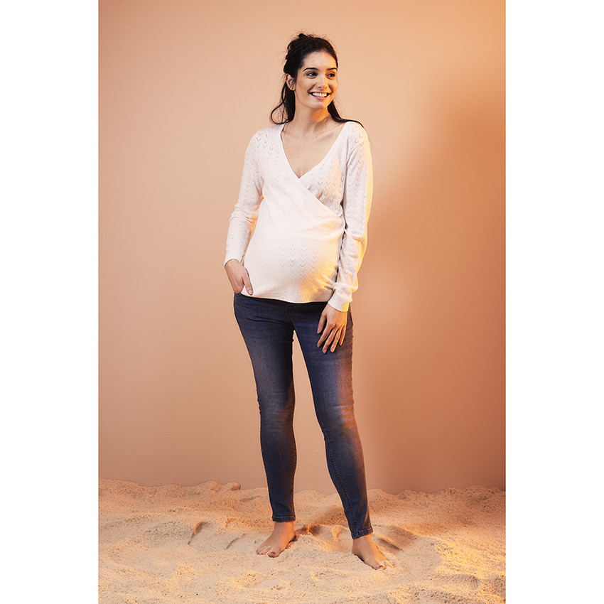 Pull de grossesse et d'allaitement effet cache-cœur en tricot ajouré