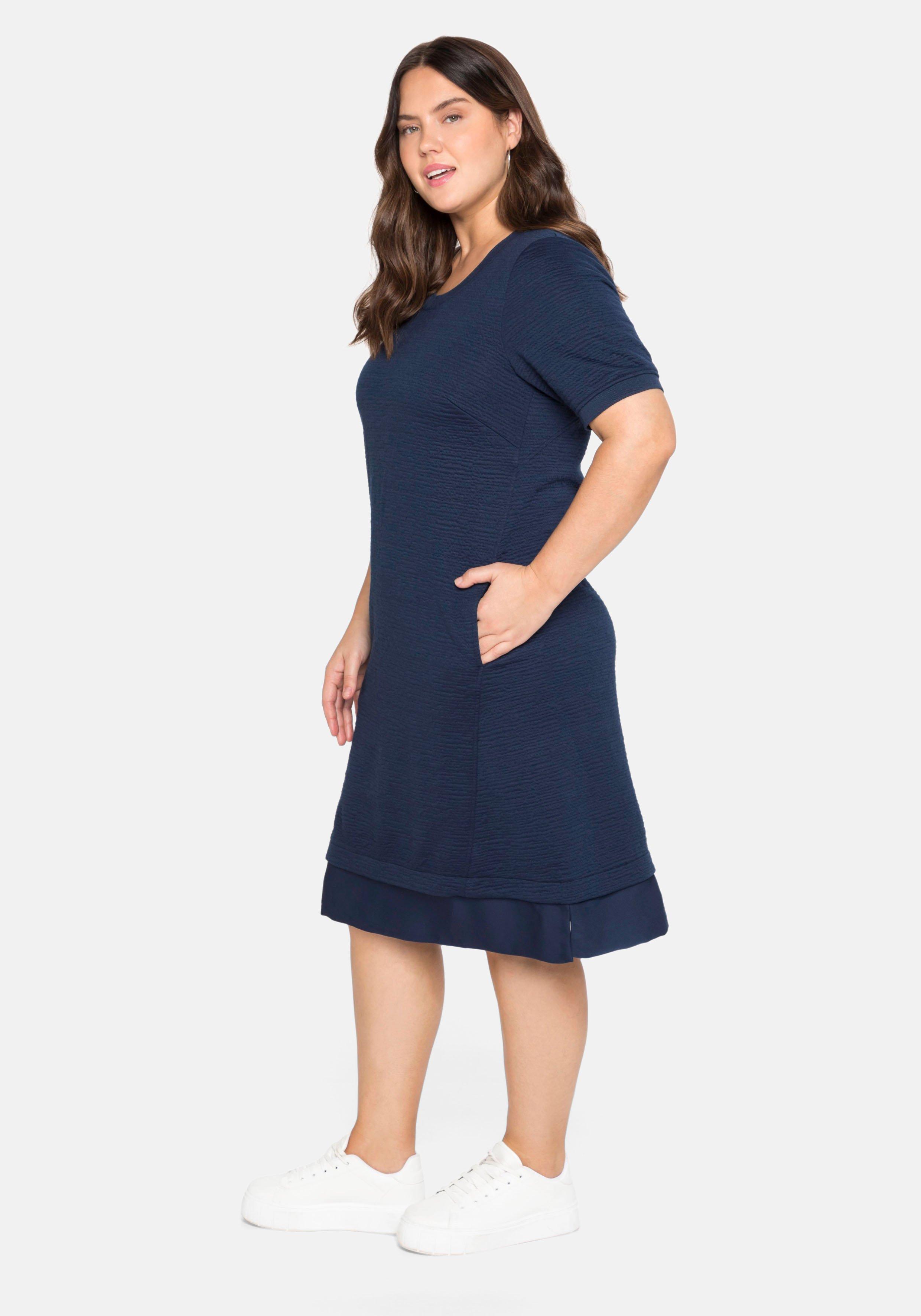 Sweatkleid mit Satineinsatz am Saum