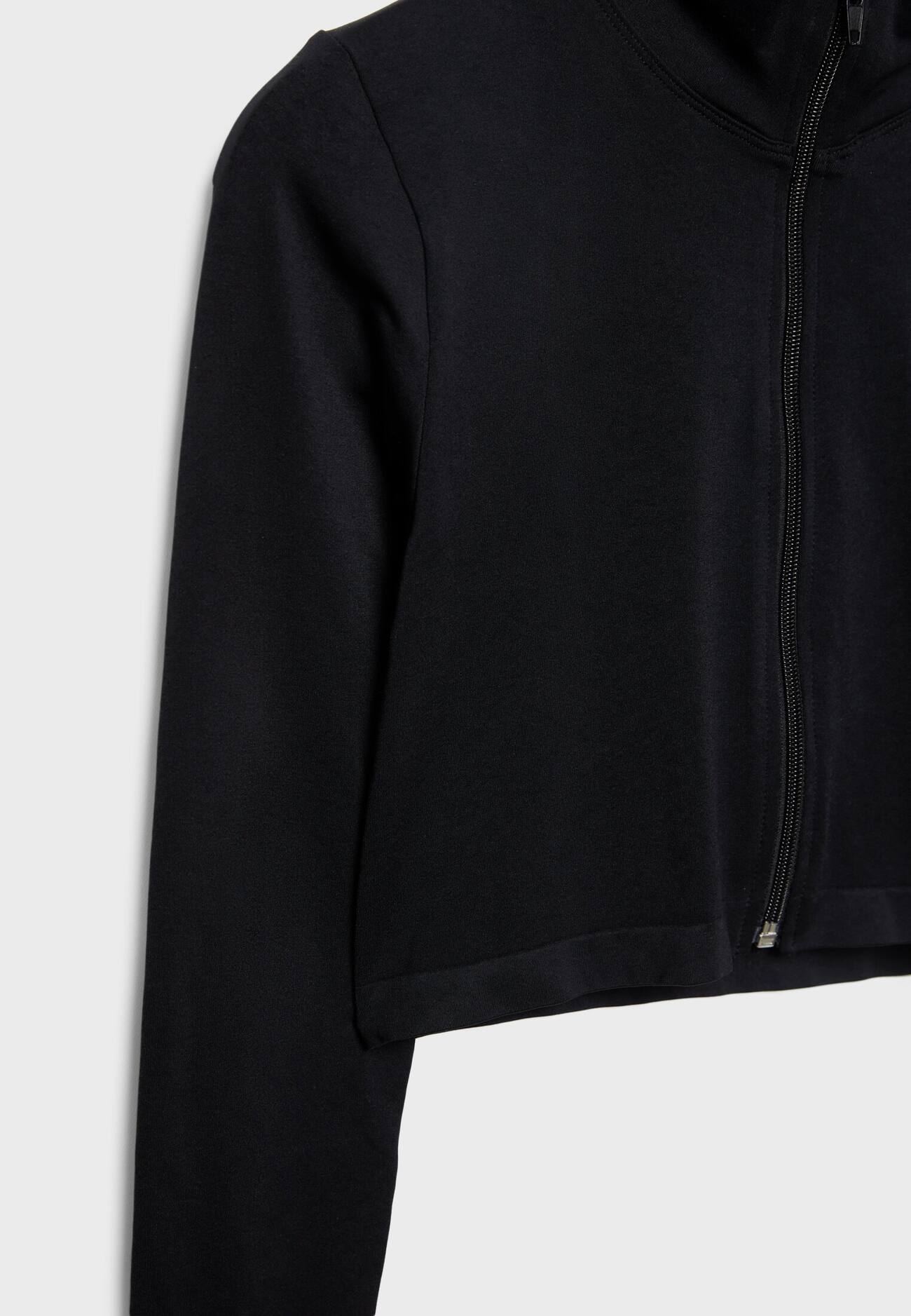 Blusa de gola alta com zíper