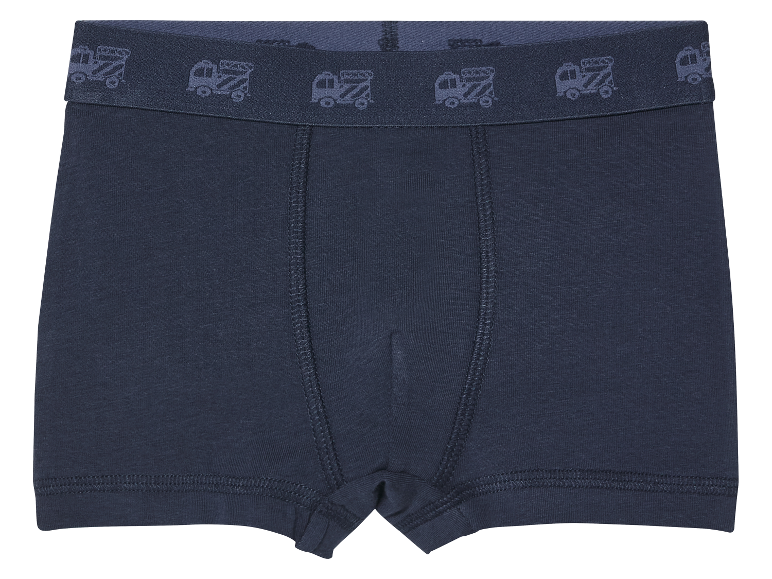 3 kinder boxers
