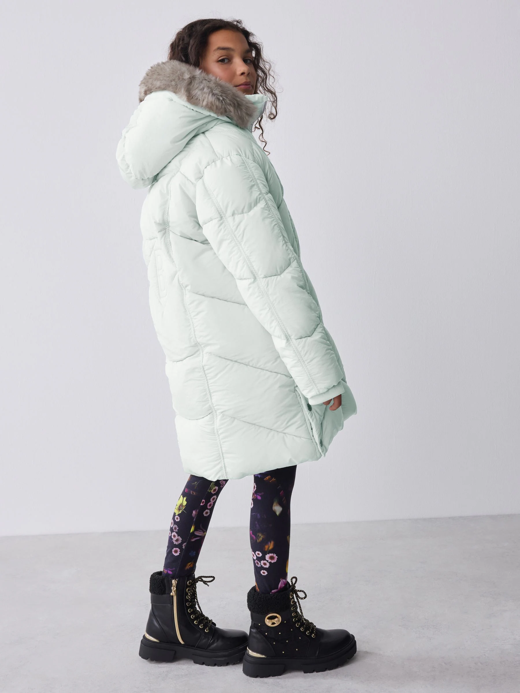 Mintgroen - Baker by Ted Baker - Regenbestendige gewatteerde jas met strikzak en V-vormige print