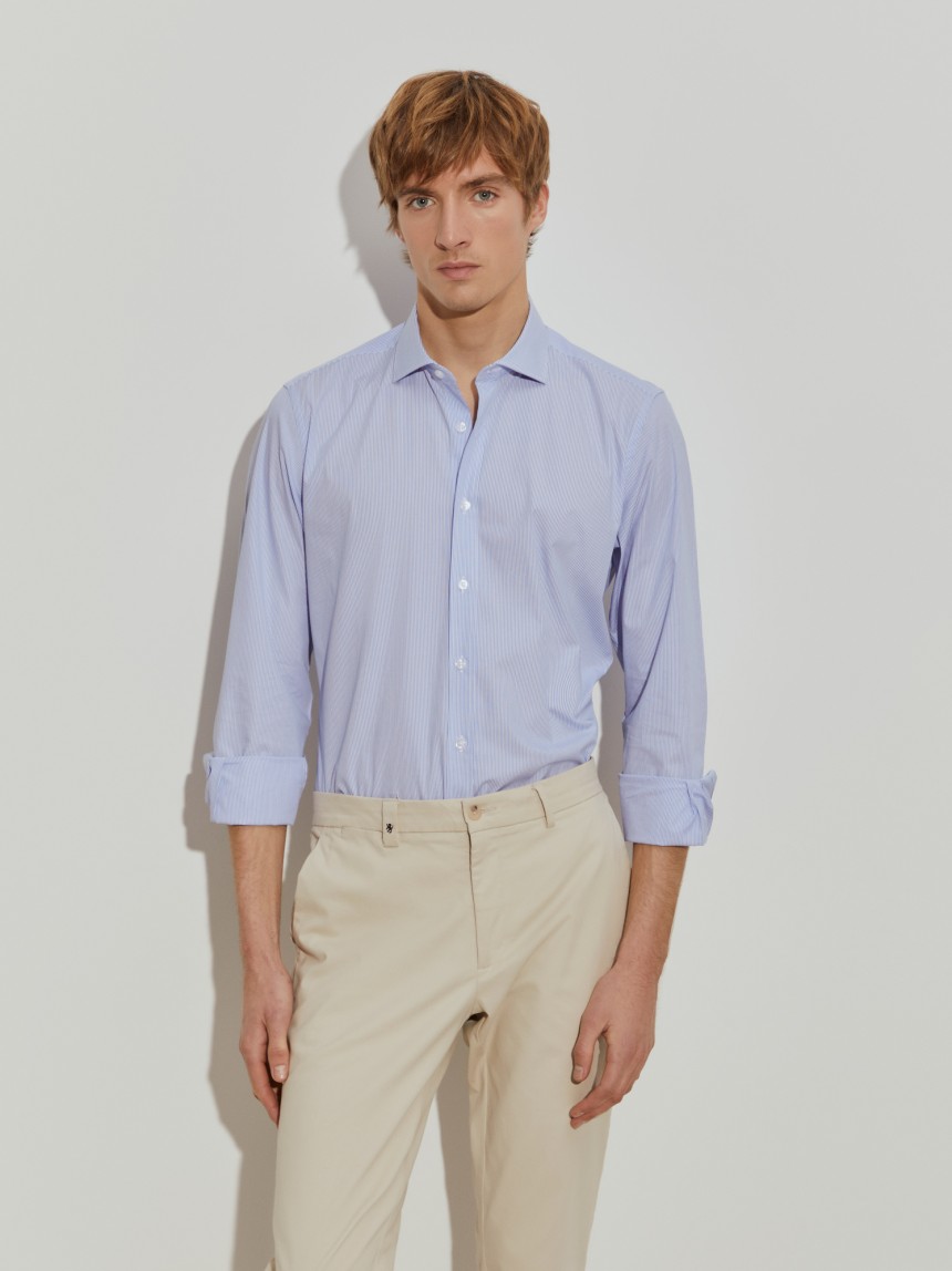 Camisa de riscas slim fit em popelina