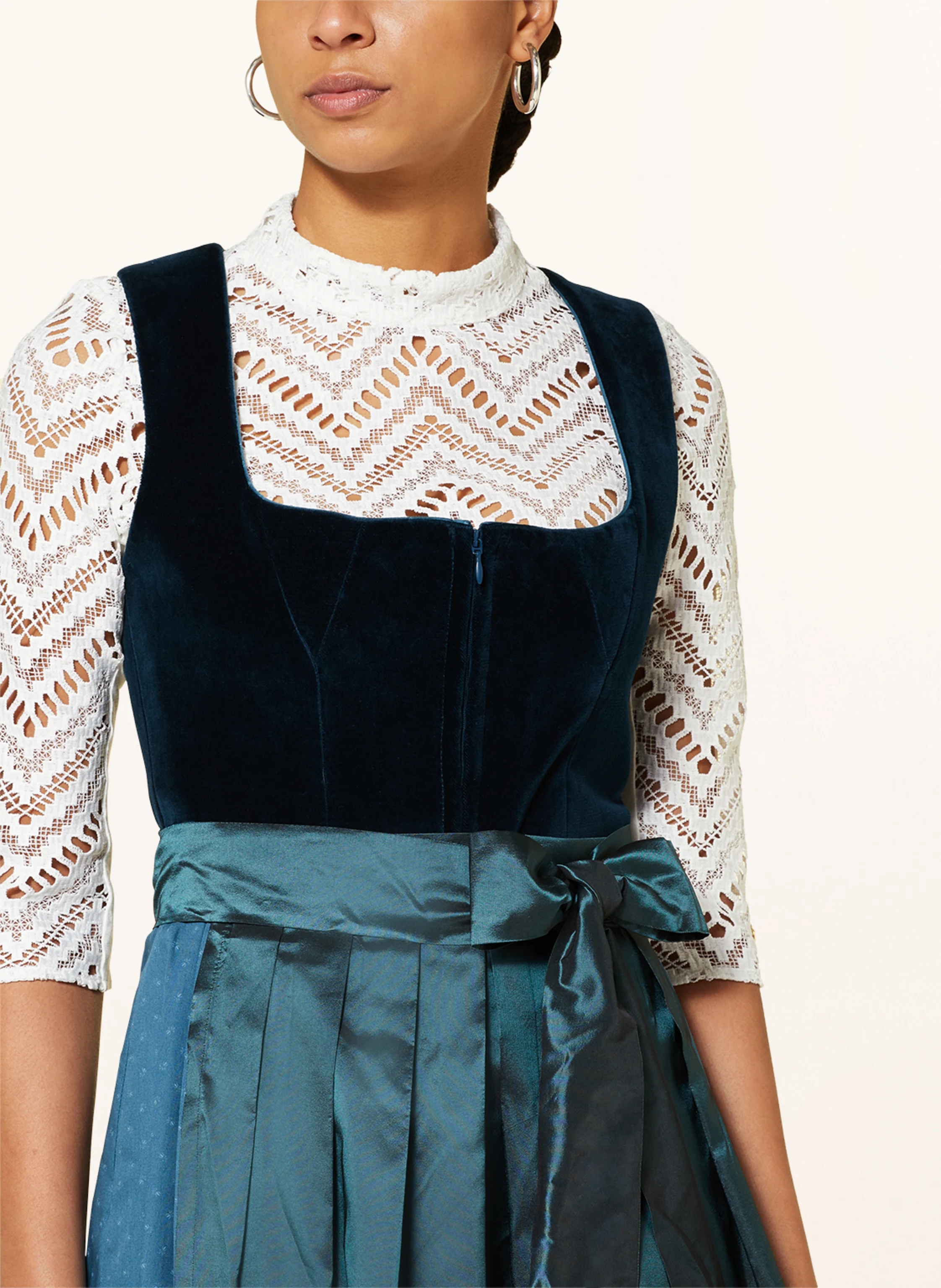 AlpenHERZ Dirndbluse BELLA aus Spitze mit 3/4-Arm