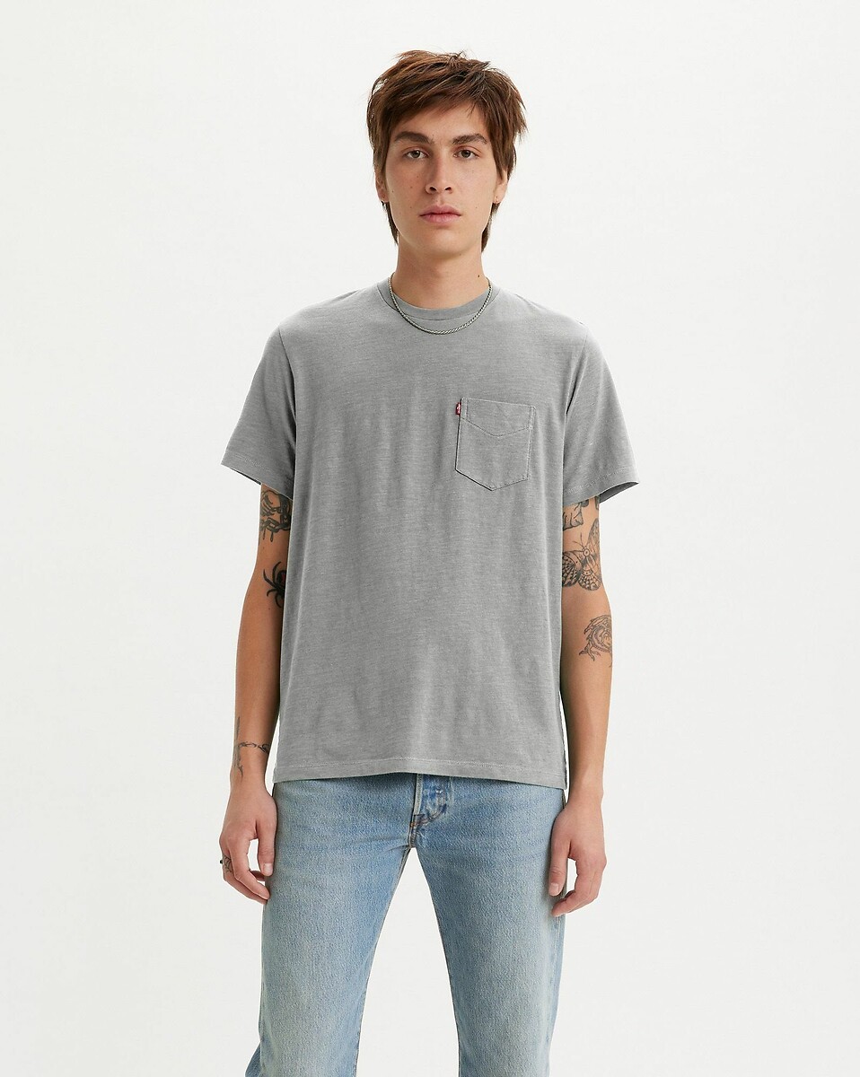 Camiseta LEVI'S com gola redonda e mangas curtas.