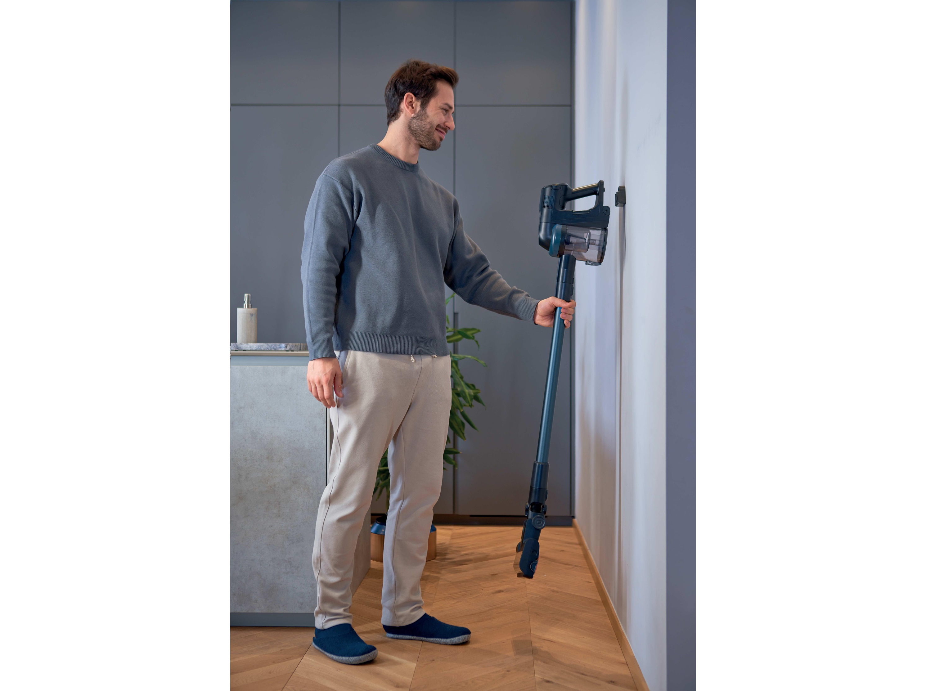 ASPIRADOR VERTICAL HOOVER HF4P10YP 011 PLUS HYDRO PET