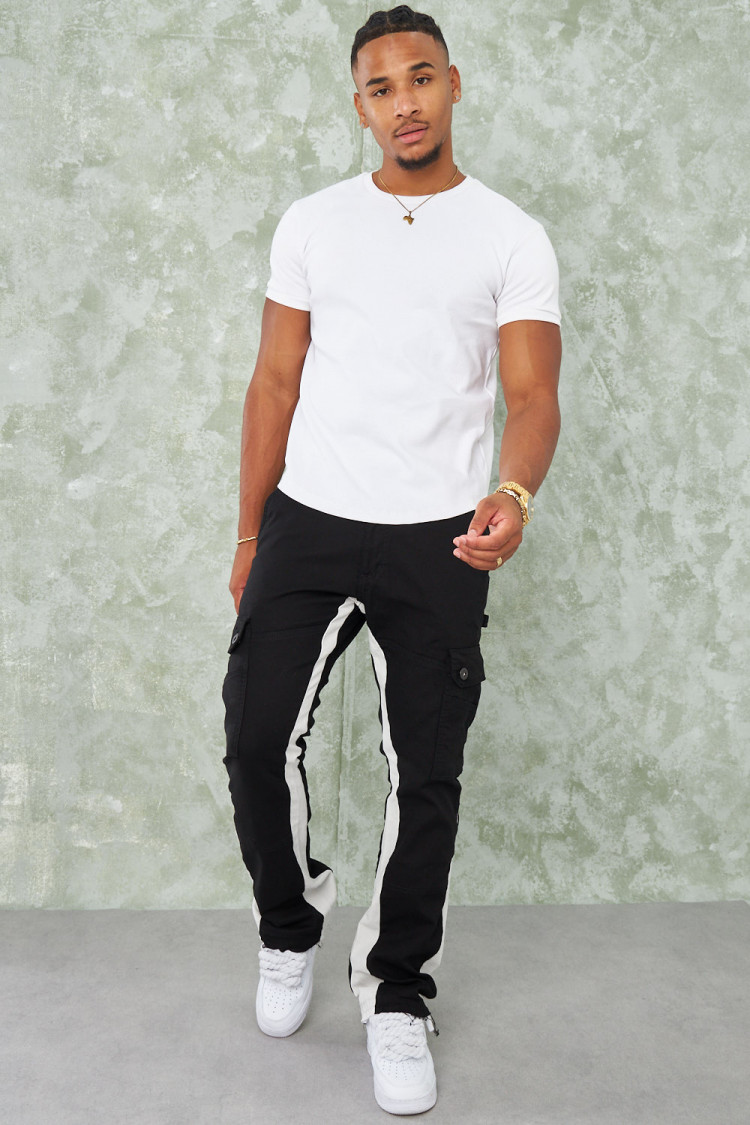 Jean cargo noir à empiècement blanc
