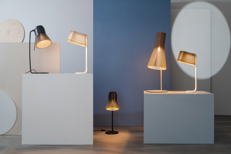 Secto Design Owalo 7020 tafellamp LED walnoot