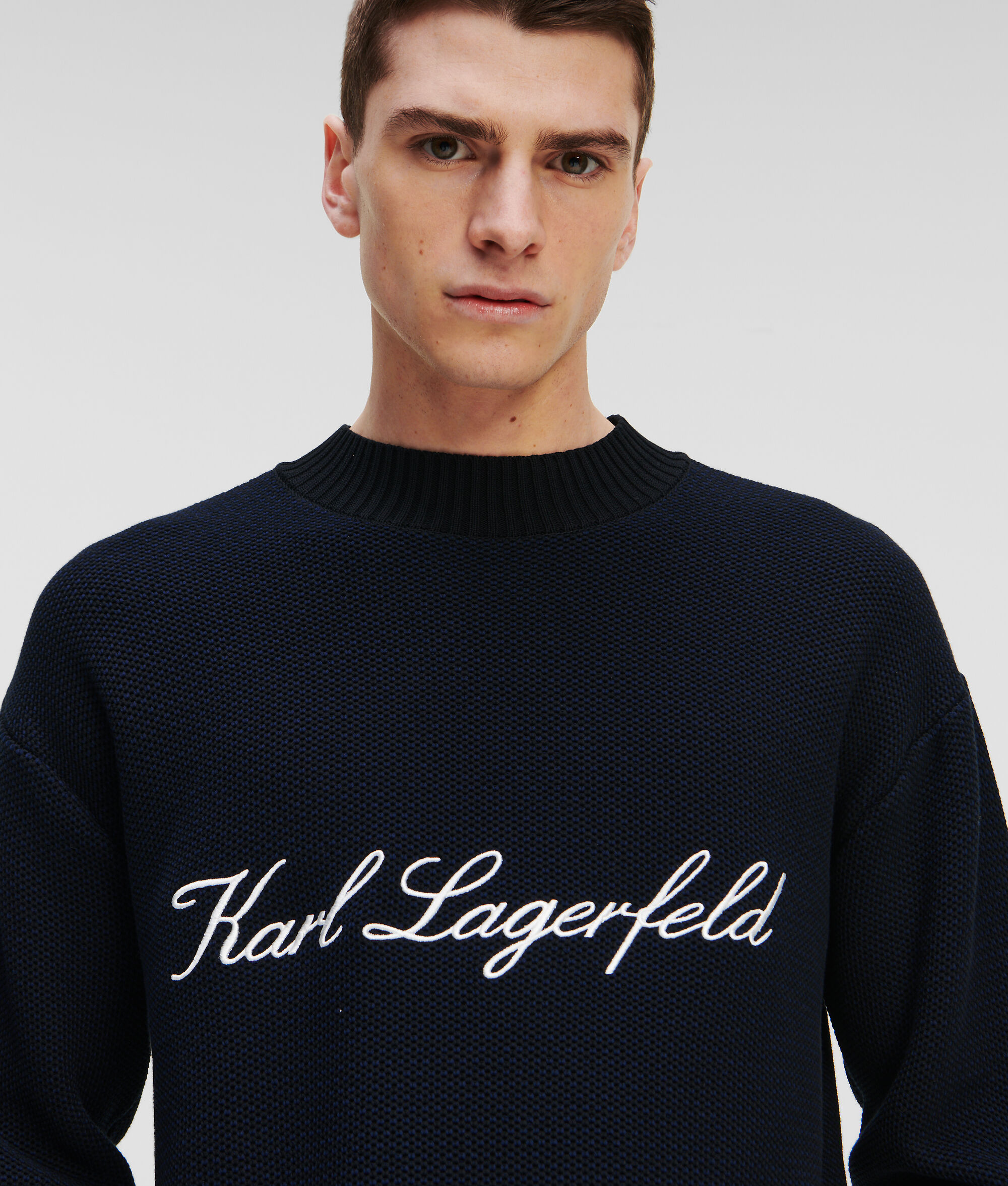 PULL EN TRICOT HOTEL KARL
