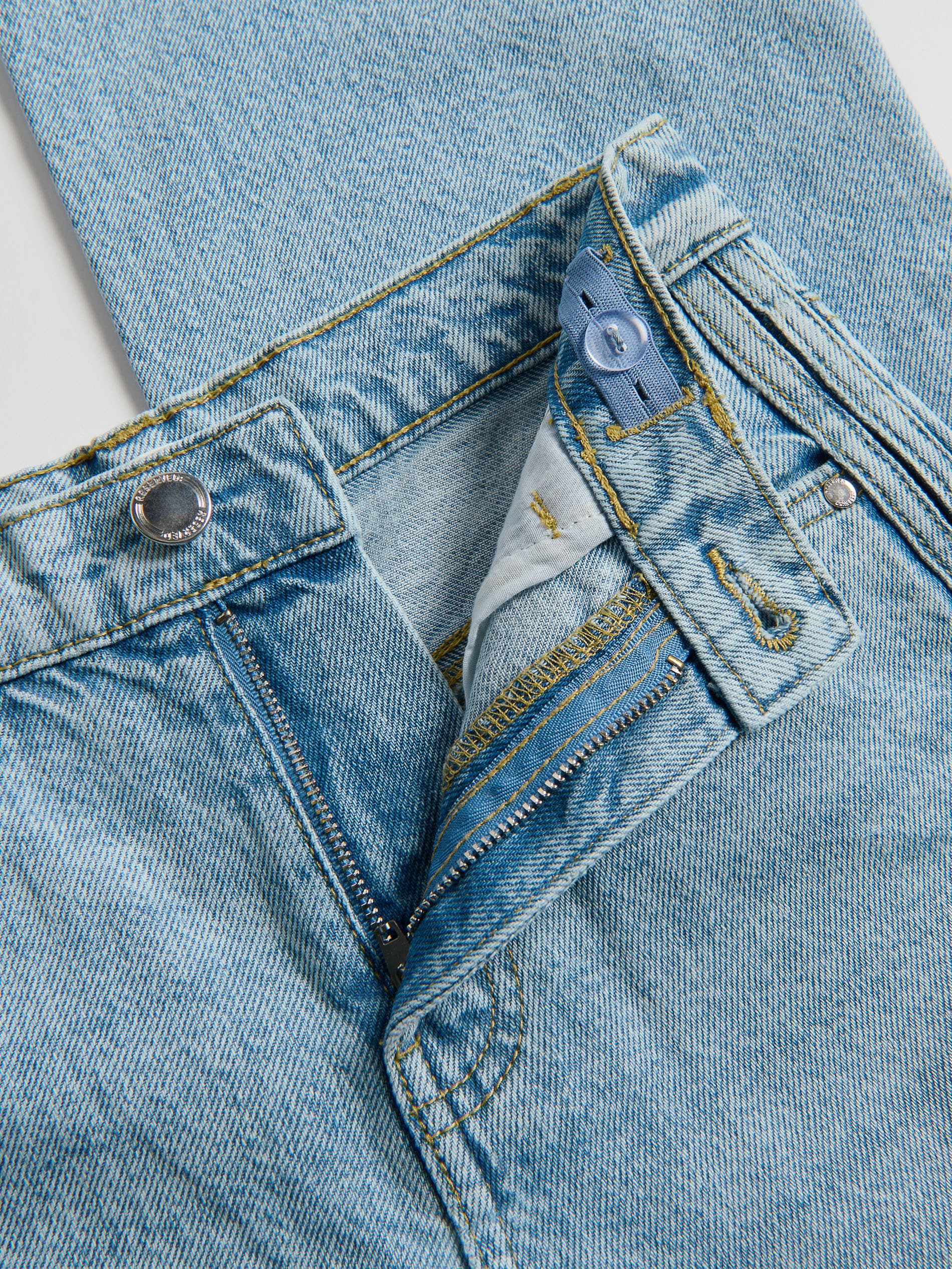 Gerade Jeans mit Schleifen