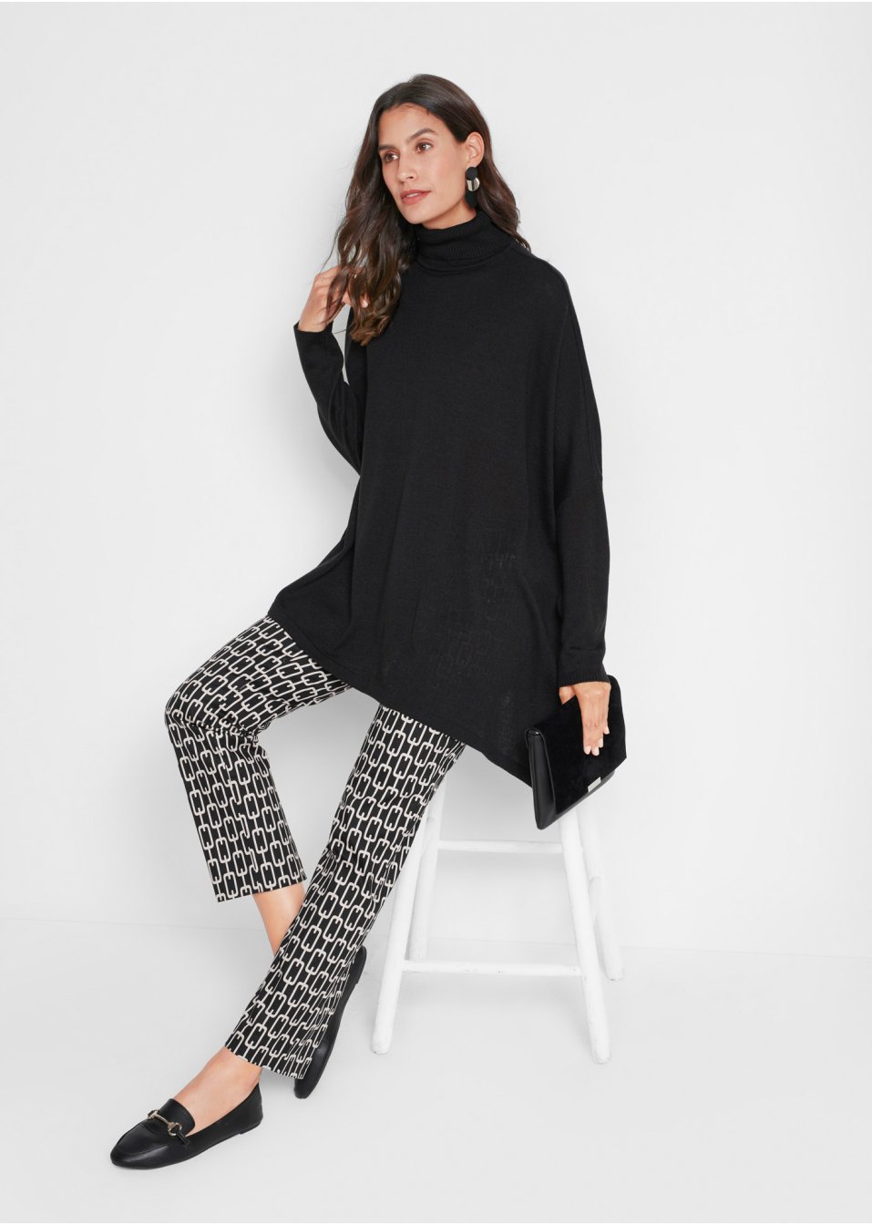 Pull-poncho oversize de coupe asymétrique