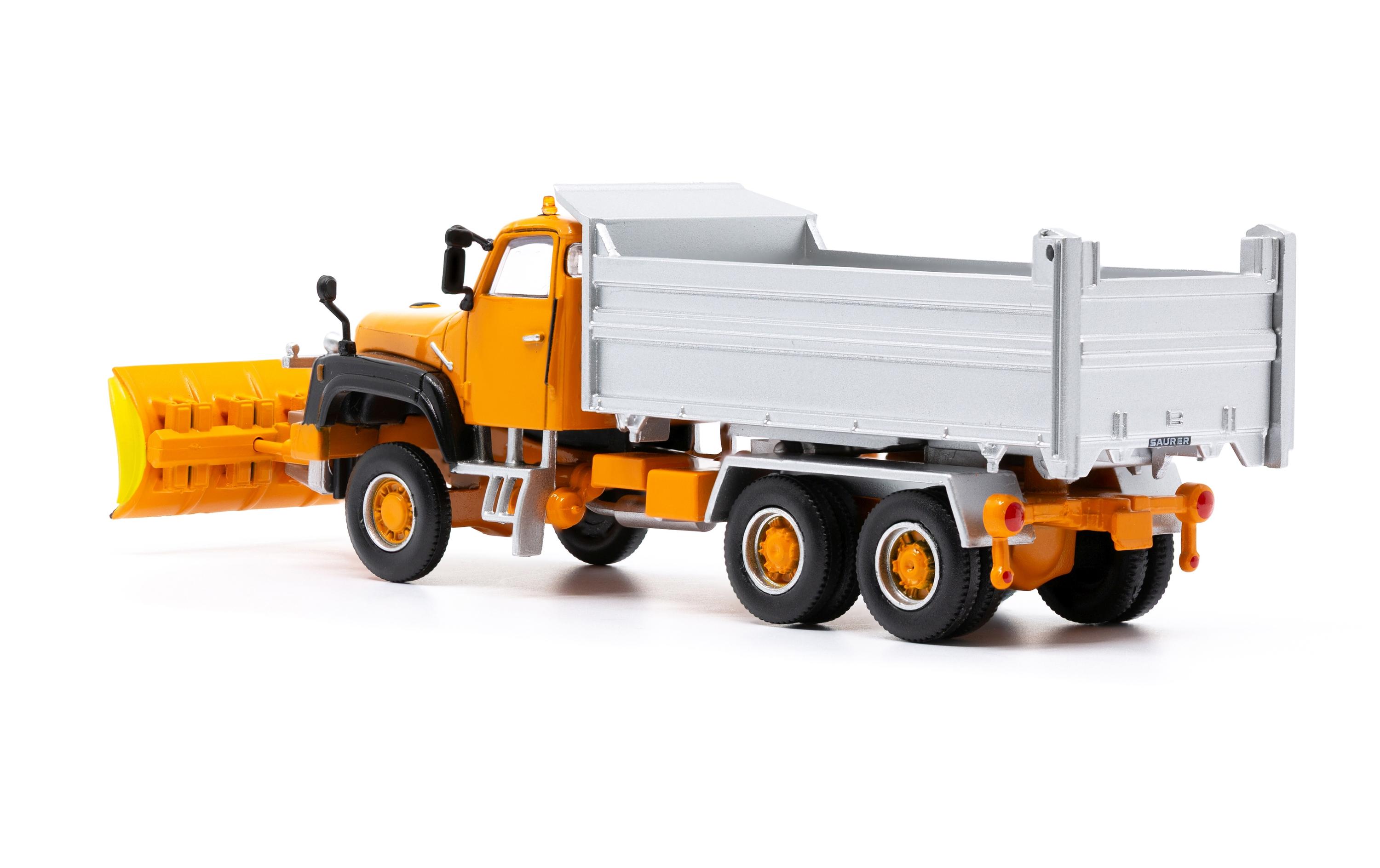 LKW Saurer D330N 6 x 6 Kipper mit Schneeräumer Orange 1:87H0 Lastwagen Modell mit Schneepflug