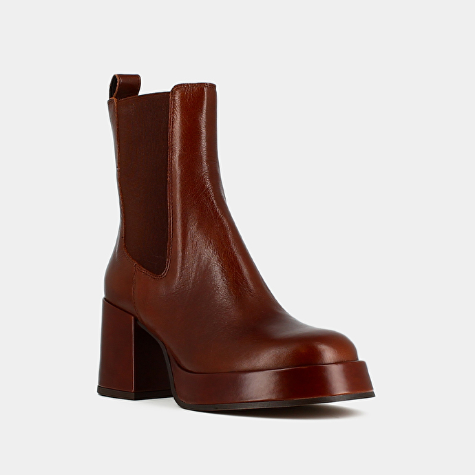 Bottines à plateformes et bouts carrés  en cuir vielli marron