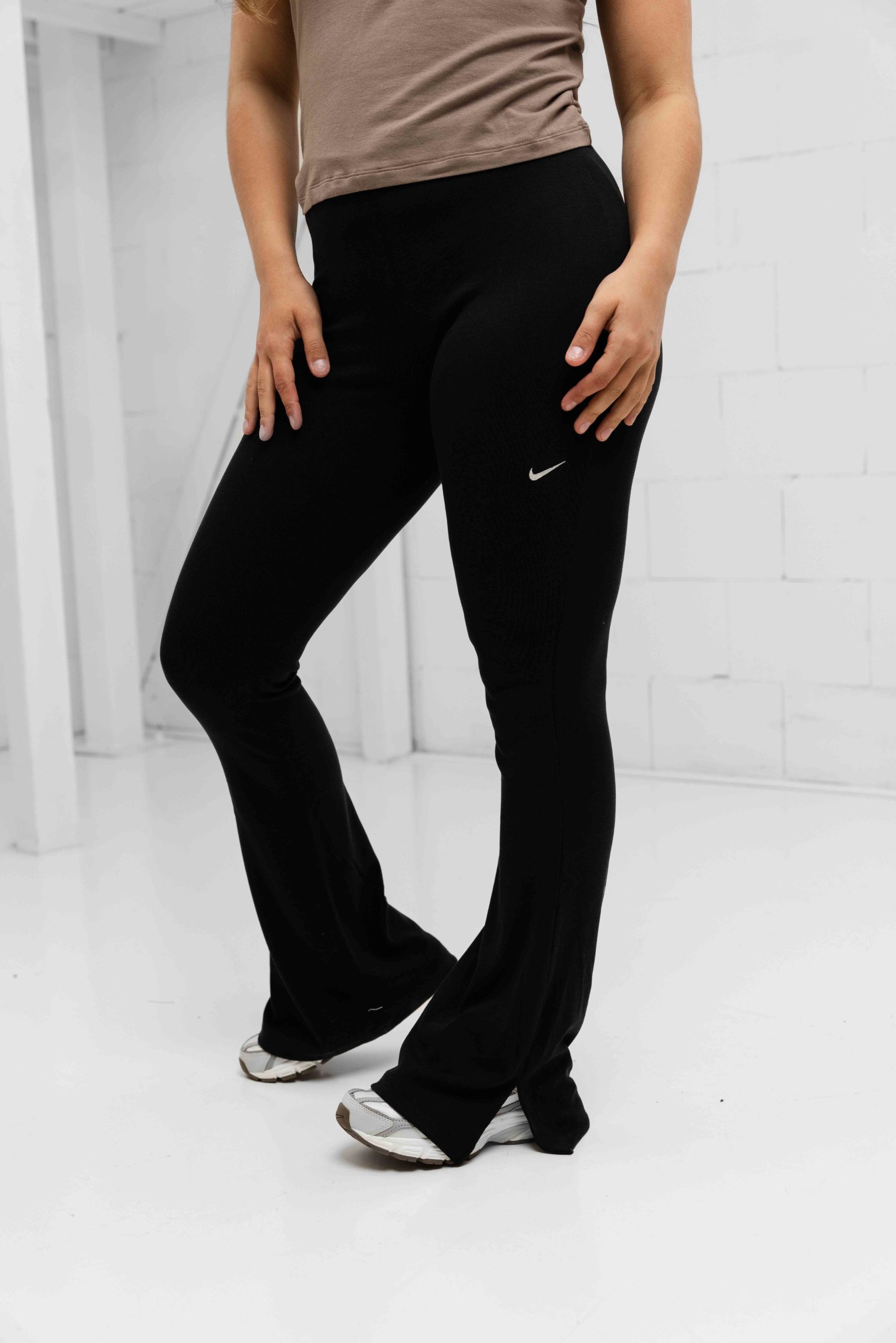 Nike Sportswear Chill Knit Legging Dames Zwart