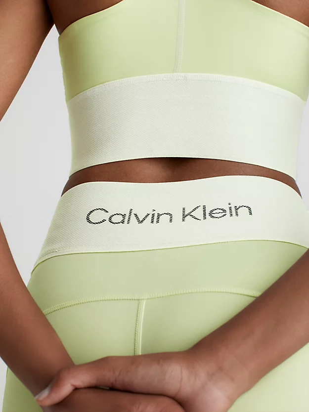 Calça legging de ginástica com estribo