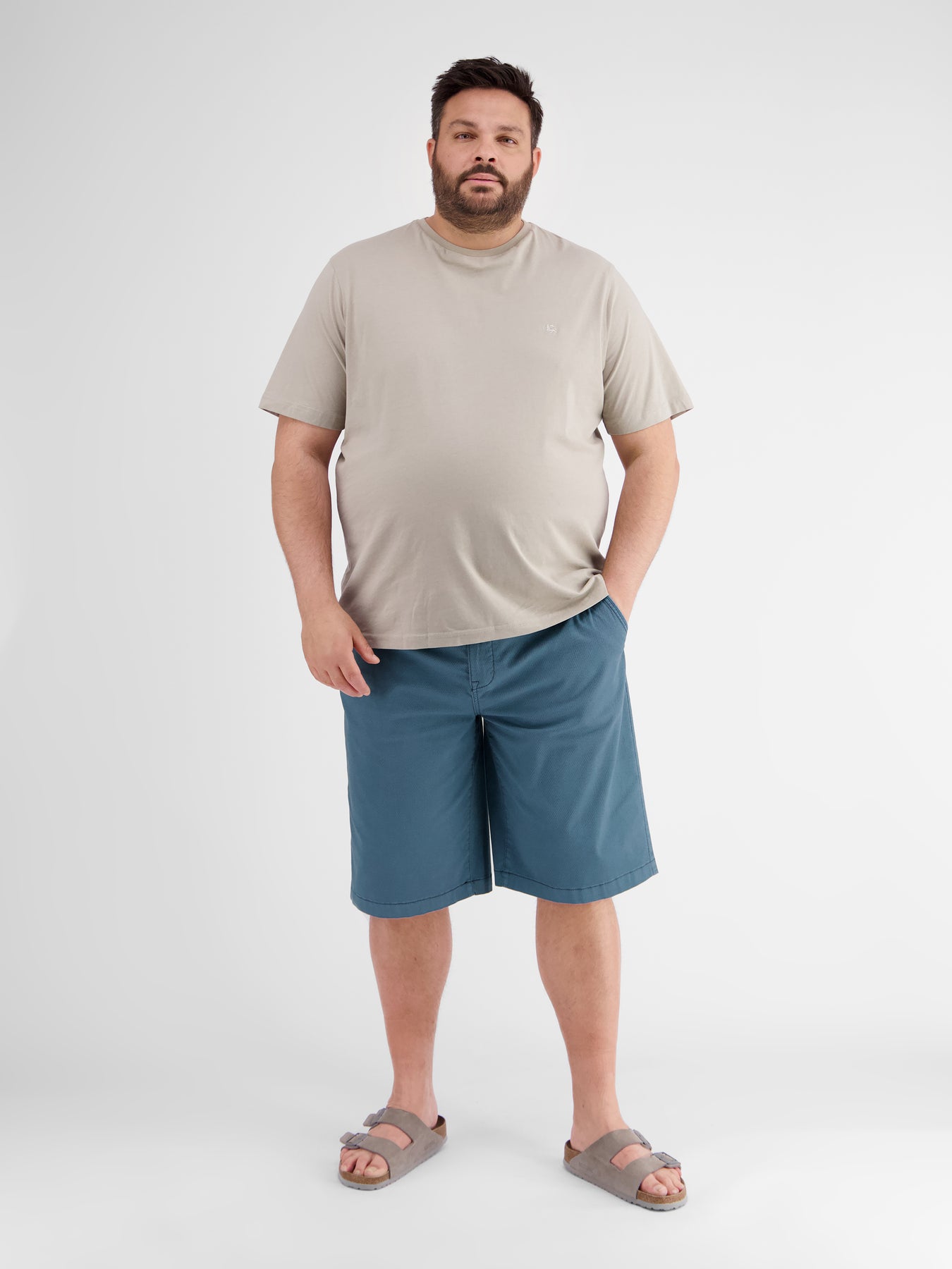 Chino-Bermuda mit Gürtel, in Großen Größen