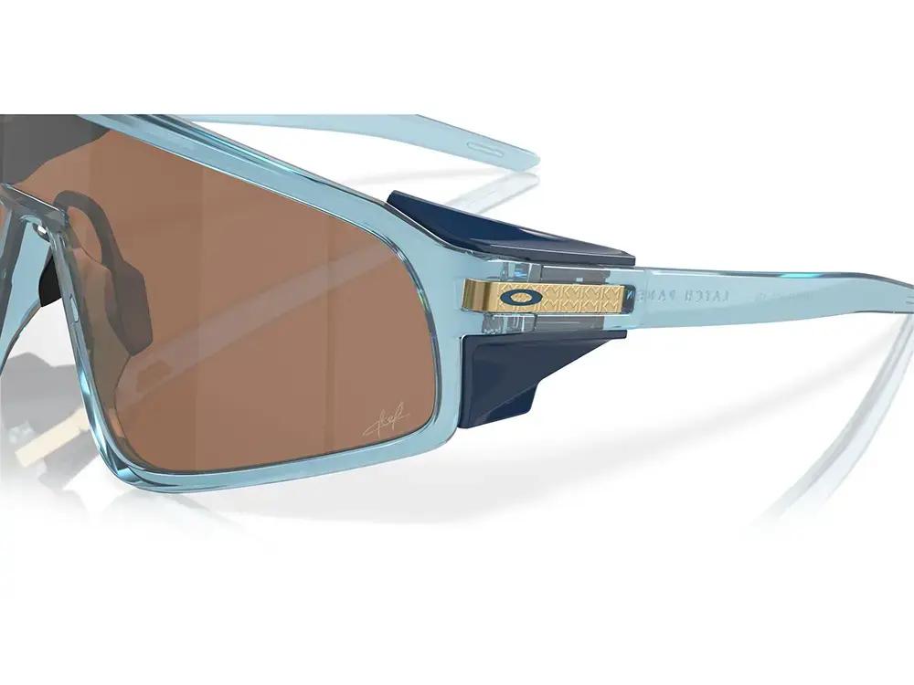 Oakley Latch Panel Sport Zonnebril Prizm Tungsten Lens Transparant Blauw