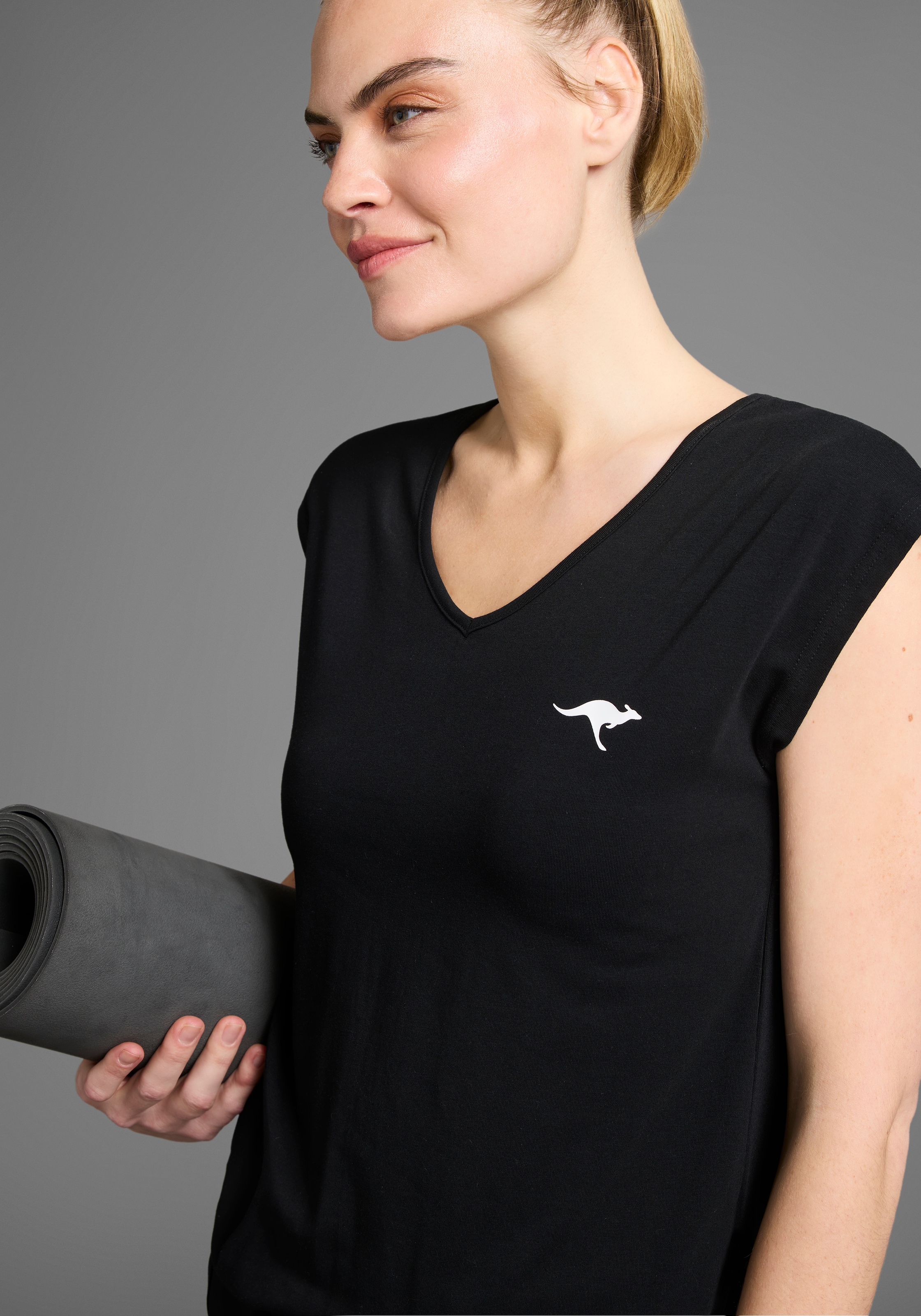 KangaROOS Jumpsuit , lässig gschnitten, mit vielen Logodetails