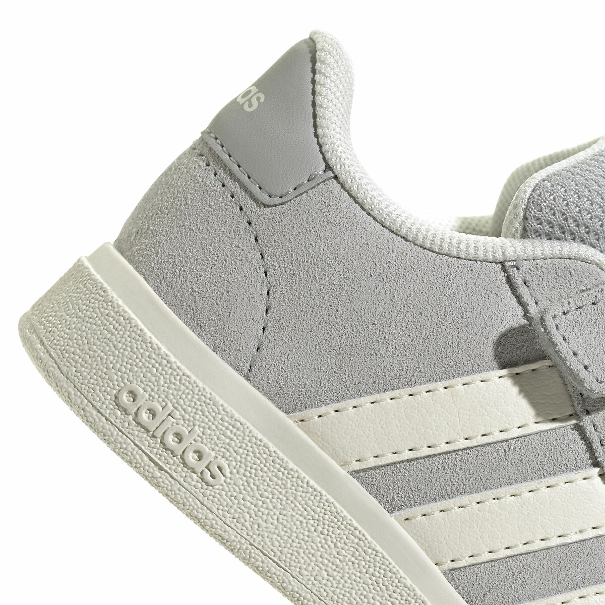 ADIDAS ROUPAS ESPORTIVAS<br>Tênis Grand Court anos 2000
