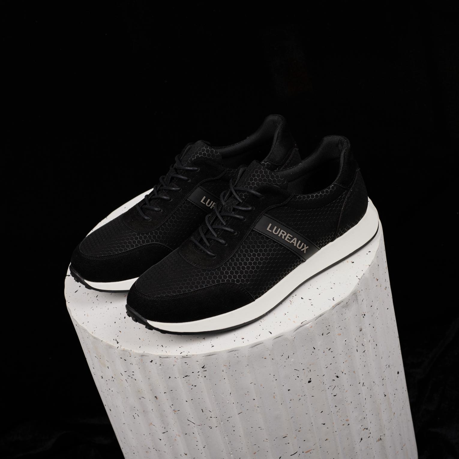 Black Honey Runner