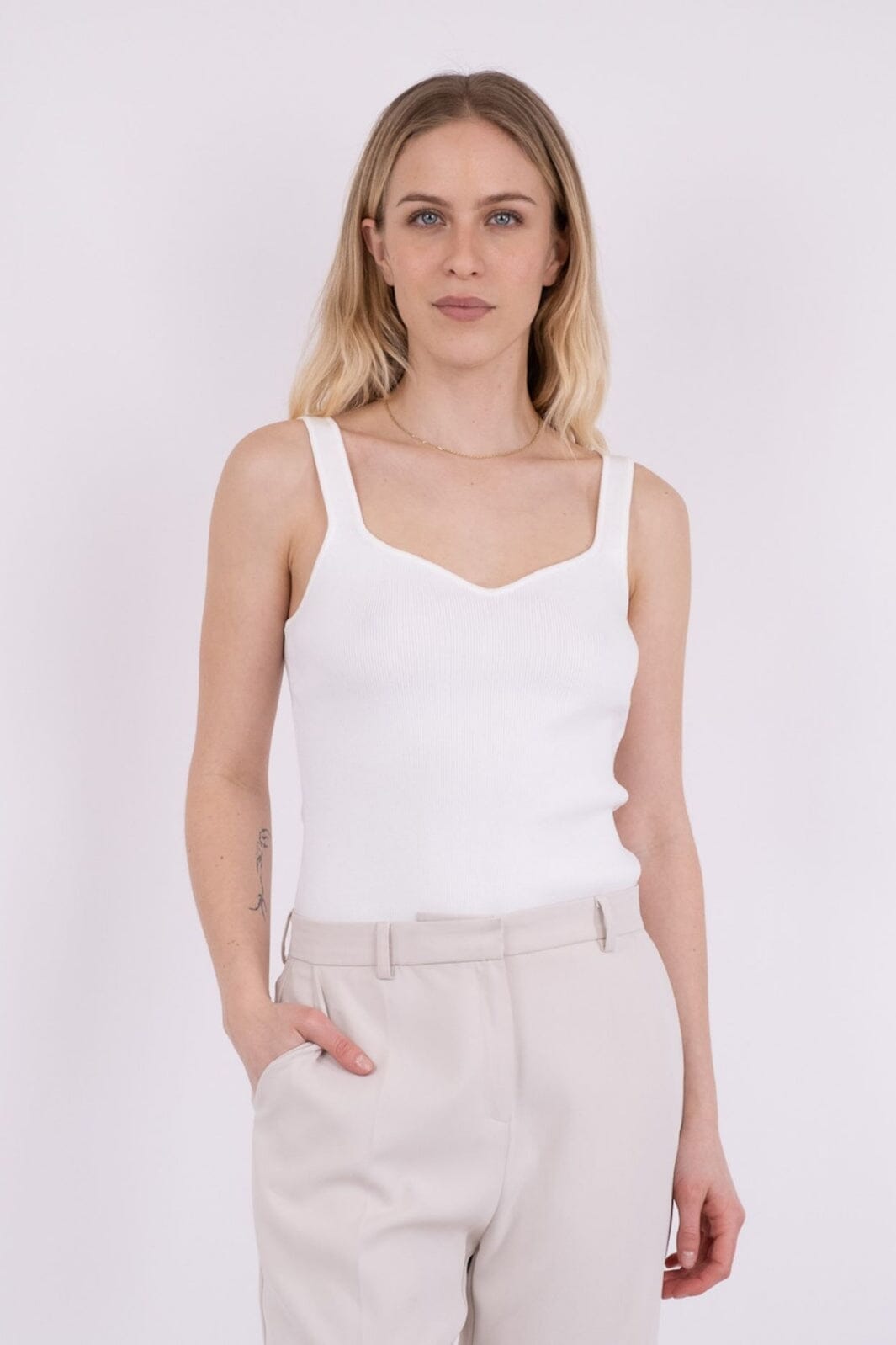 Neo Noir Hanora Knit Top white
