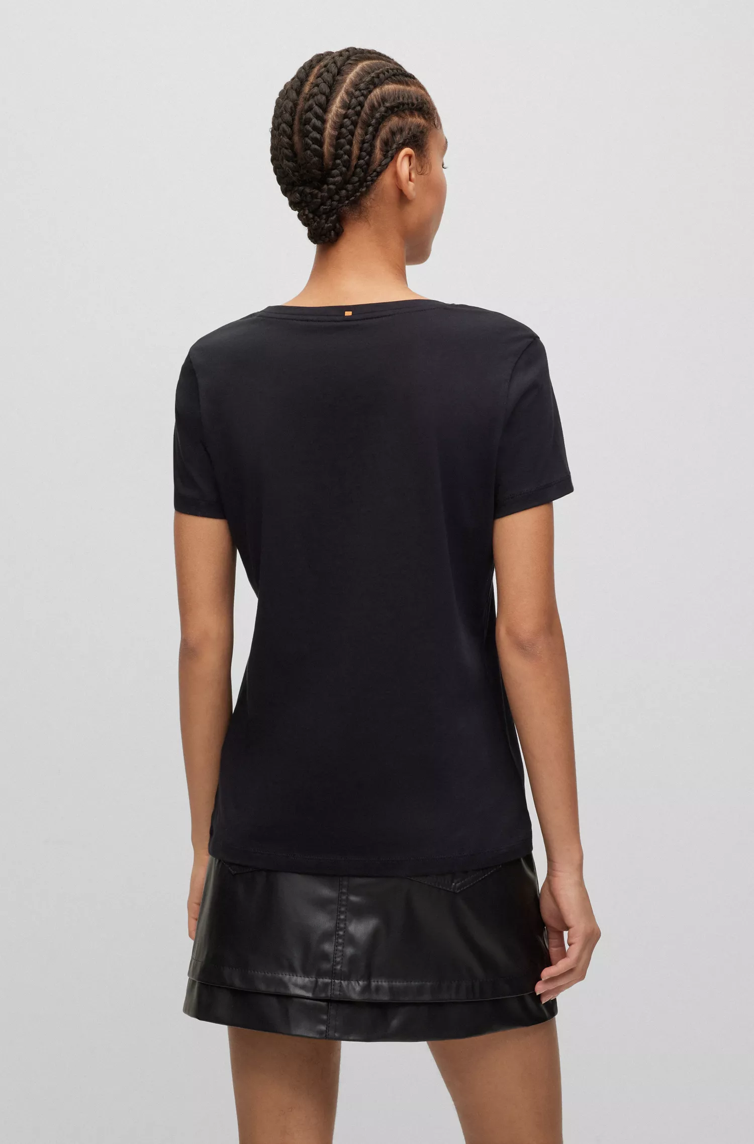 Camiseta BOSS laranja, corte slim, em malha de algodão com logo.