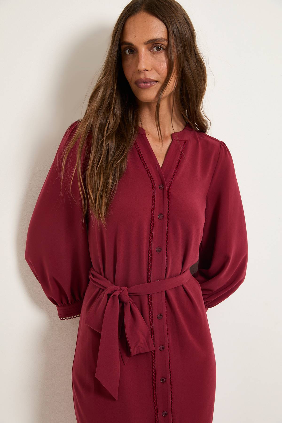 Wallis Robe Chemise Ceinturée Boutonnée Sur Le Devant