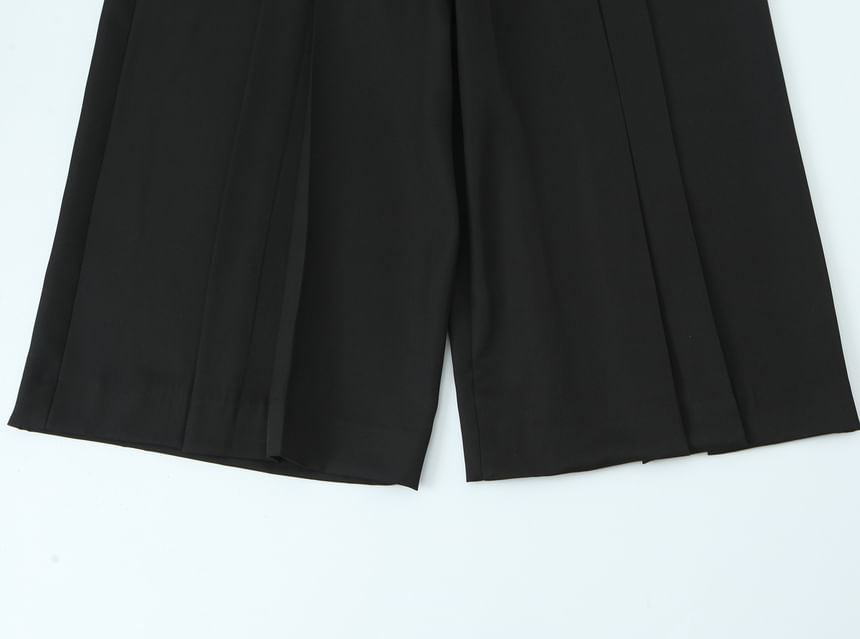 Avauntgardo - Set: Hoge taille effen geplooide capribroek met wijde pijpen + tailleketting