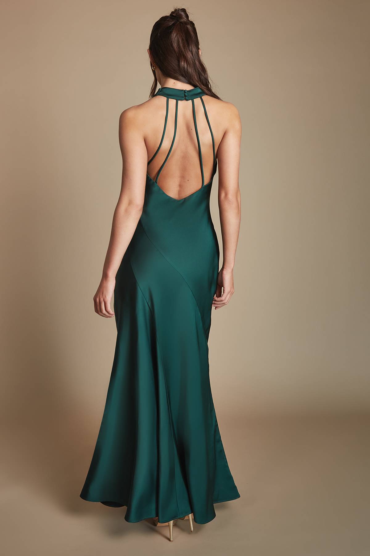 Oasis Robe De Demoiselle D'honneur Longue En Satin Émeraude À Col Bénitier Et Dos Nu