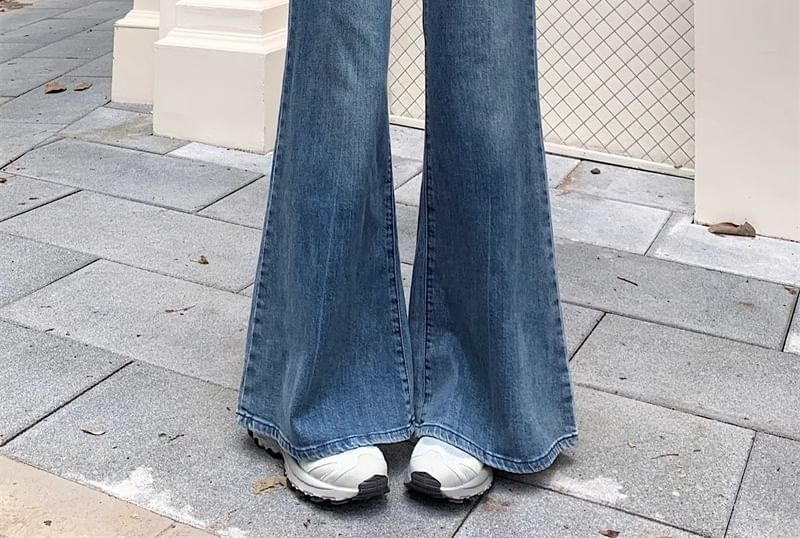 Puffie - High Waist Washed Flared Jeans