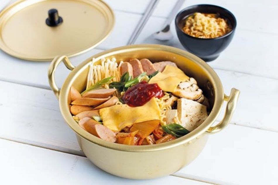 Budae Jjigae: Koreaanse stoofpot