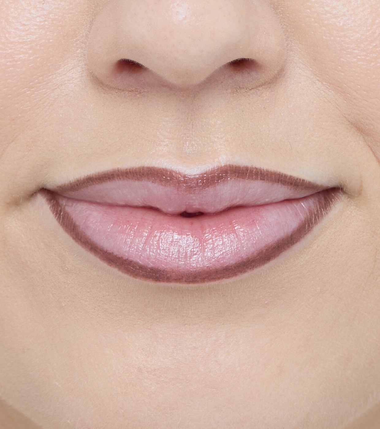 Revolution - Delineador labial Pout Liner - Espresso Cool Brown