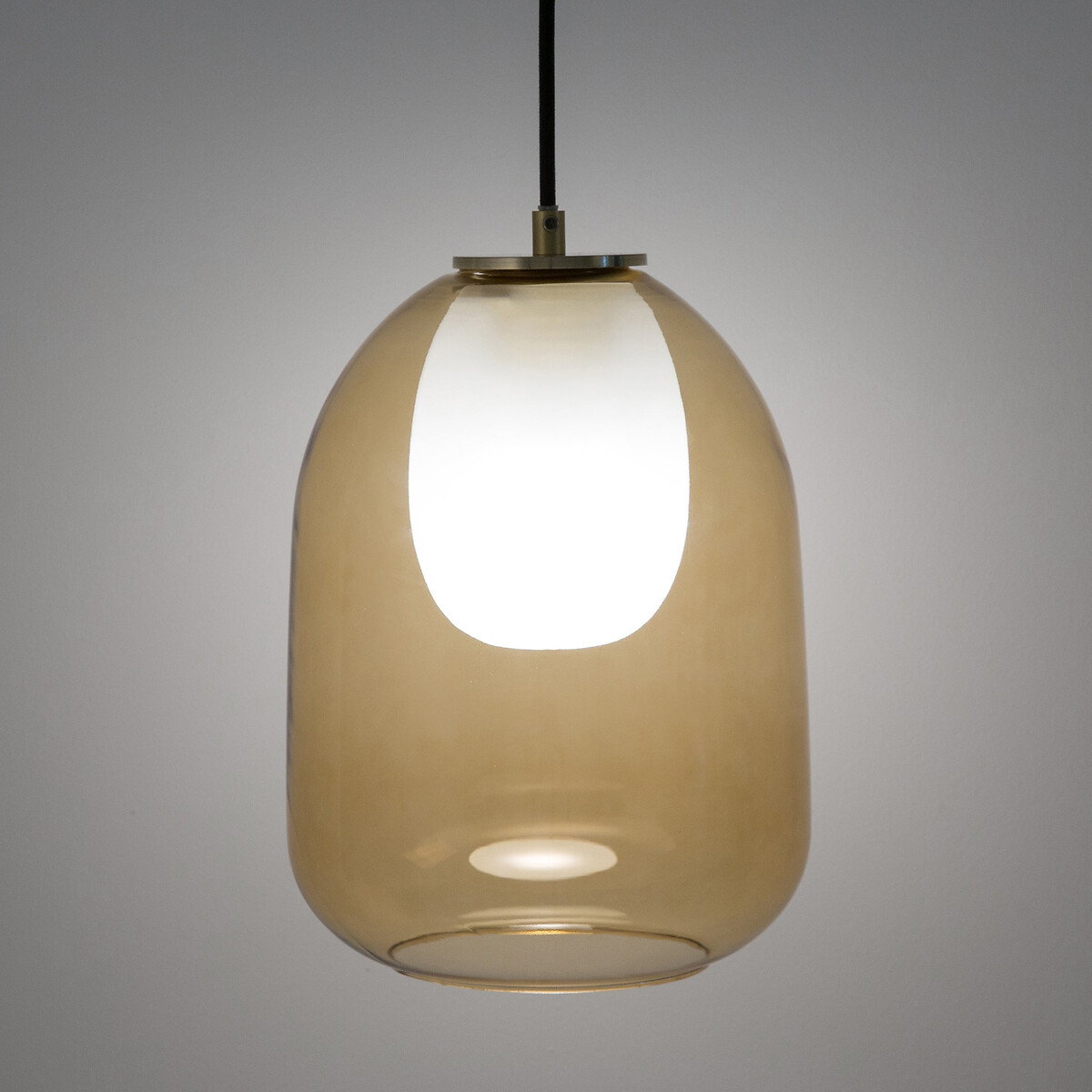 LA REDOUTE INTERIEURS<br>Luminária pendente em latão e vidro âmbar Ø20 cm, Bumble