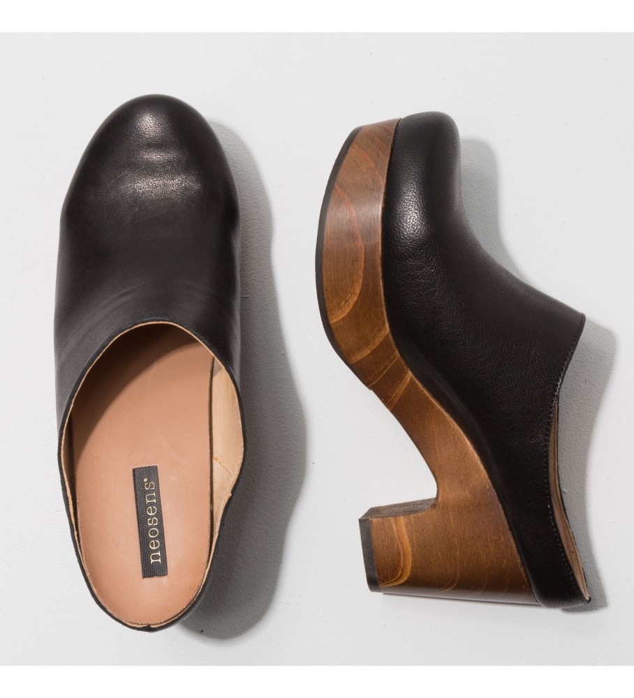 Tamancos Neosens Montone St. Laurent em couro preto - Altura do salto: 8 cm -
