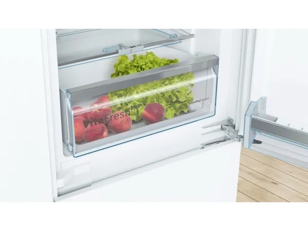 Bosch Serie | 6 KIS86AFE0 - Køleskab/fryser - bund-fryser - til indbygning - niche - bredde: 56 cm - dybde: 55 cm - højde: 177.5 cm - 266 liter - Klasse E