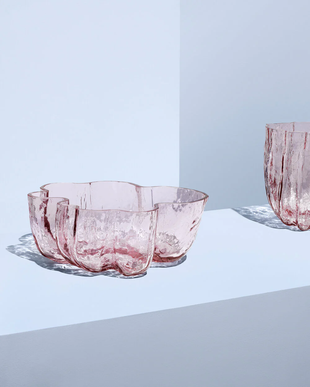 Kosta Boda  Crackle skål, pink - Ø25 cm