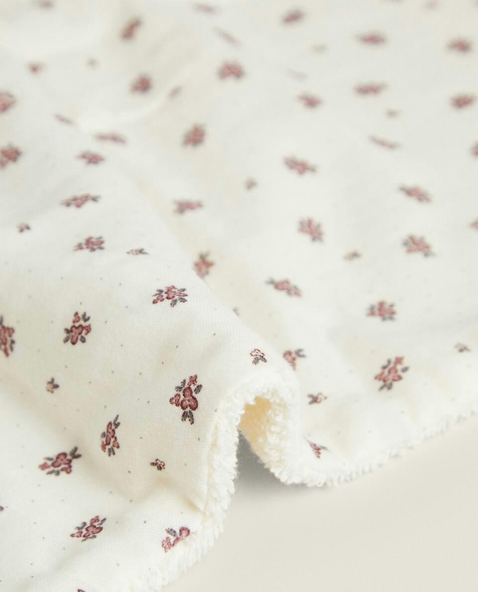 TOALHA INFANTIL COM ESTAMPA FLORAL