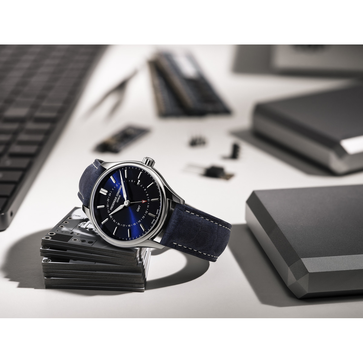 Montre Frédérique Constant homme acier bracelet cuir bleu
