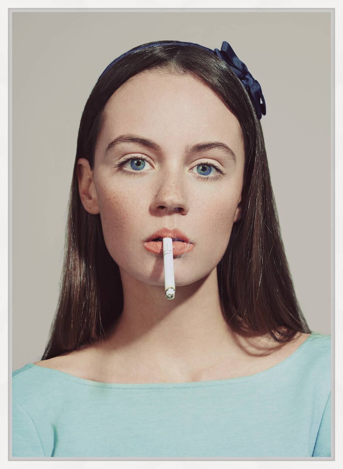 Indiana and the cigarette by Emmanuelle Descraques - Limited Edition. Edition of: 150. Signed.