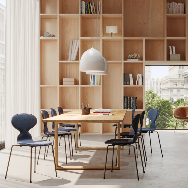 Fritz Hansen - Ant 3101 Stuhl, weiss / grau (Hallingdal 0110 ) / Esche lackiert weiss / verchromt