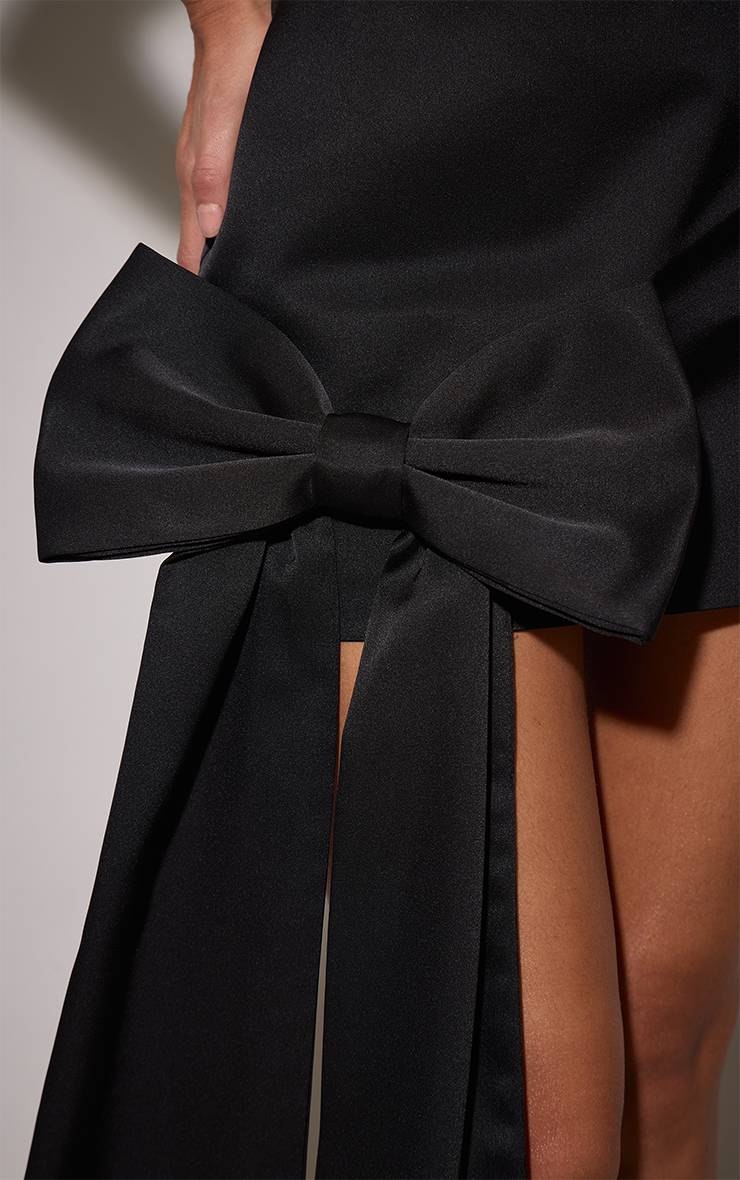Noir Mini-jupe En Satin Avec Nœud