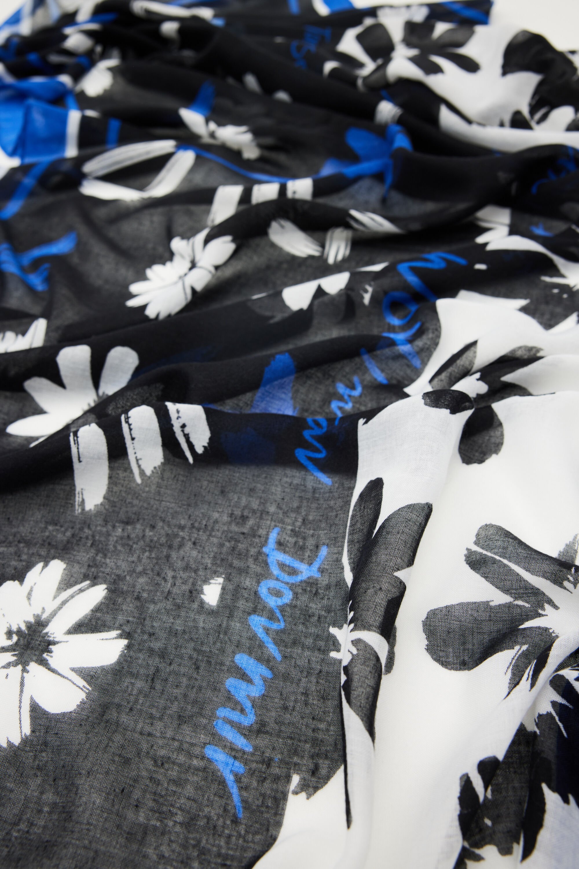 Foulard rectangulaire fleurs arty