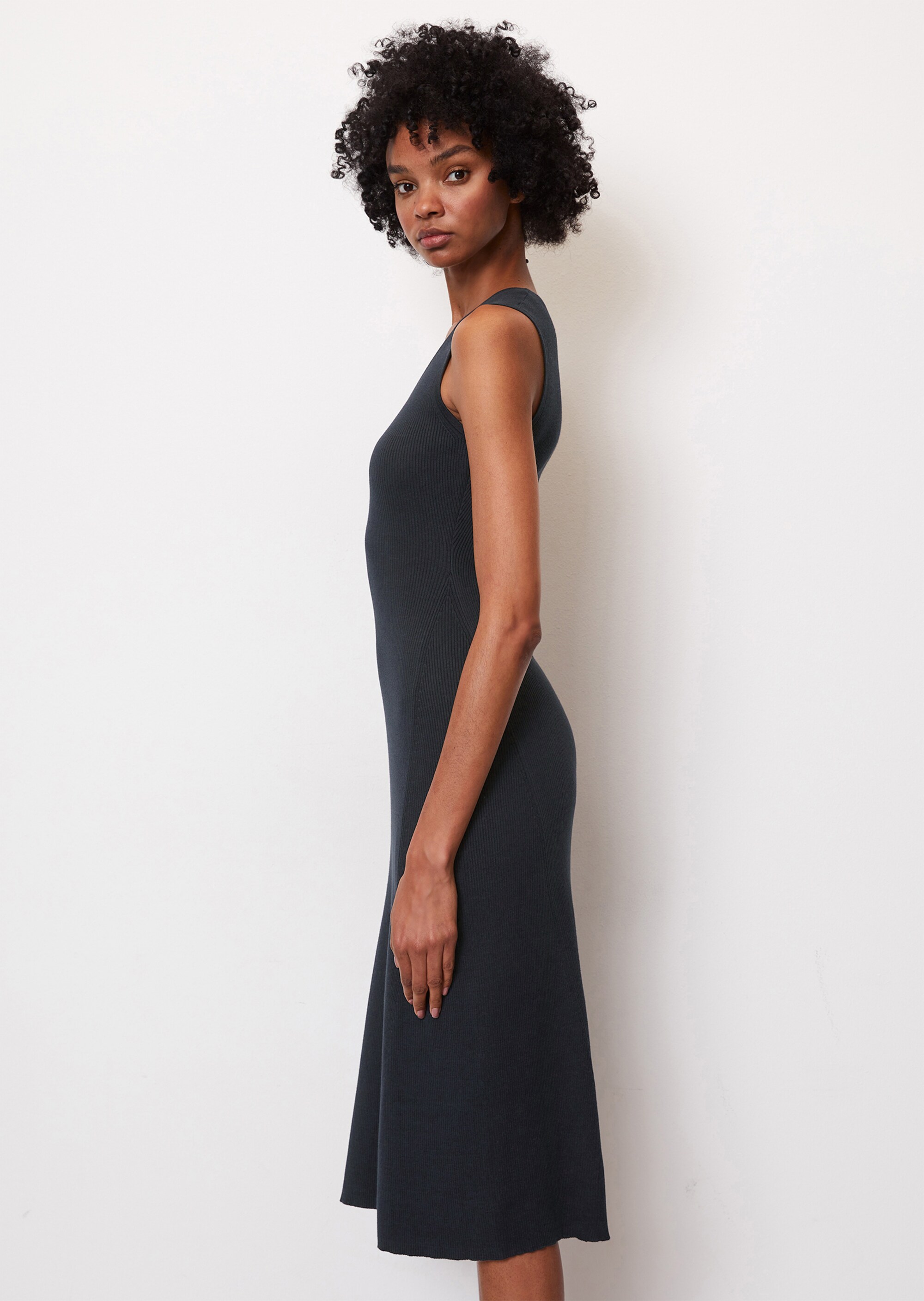 Ärmelloses Feinstrick-Kleid fitted aus Organic Cotton