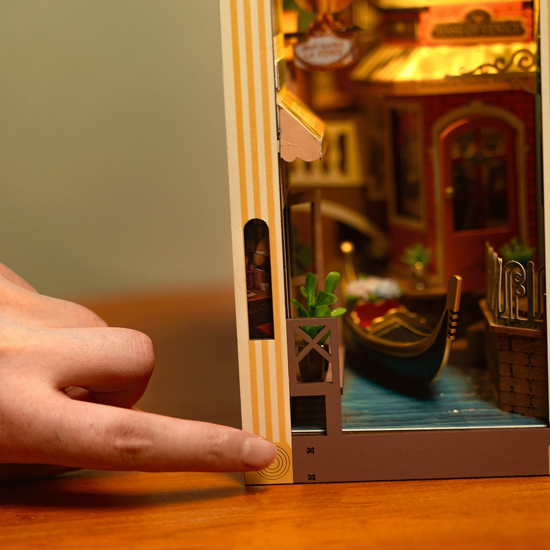 (110-tlg. Set) Rolife Book Nook Modell Bausatz DIY Miniatur Haus mit Licht Home Deko Buchstütze für Erwachsene (TGB08) - Romantic Venice
