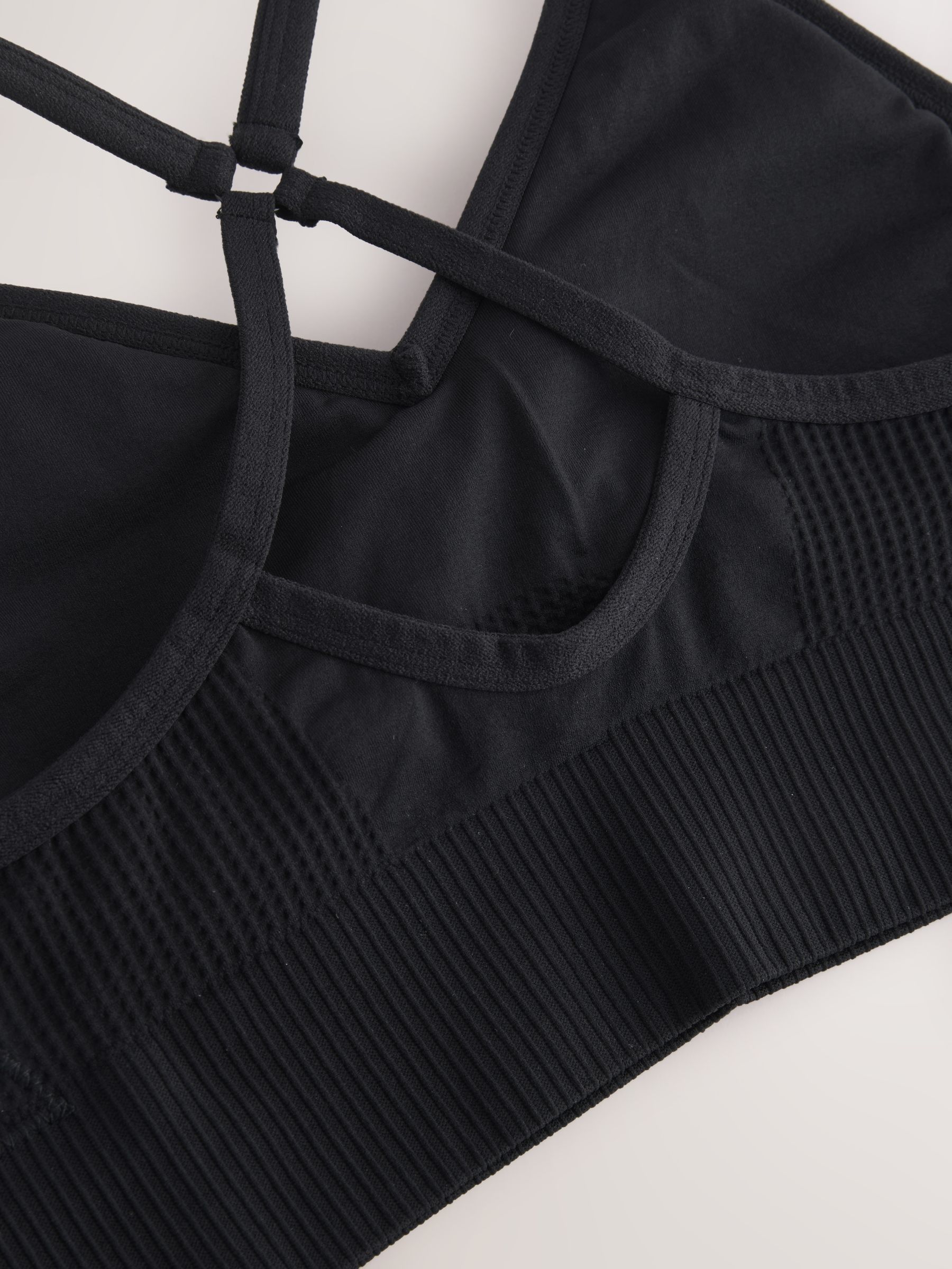 Zwart - Seamless Strappy Sports Bra